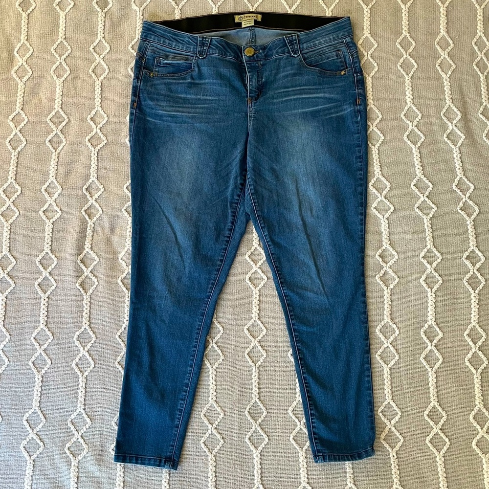 Democracy AB solution stretch Jean